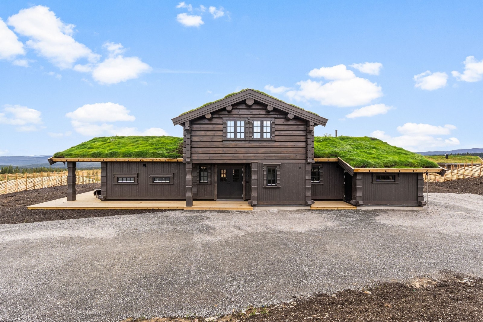 Stor familiehytte med materialvalg av høy kvalitet Galleribilde