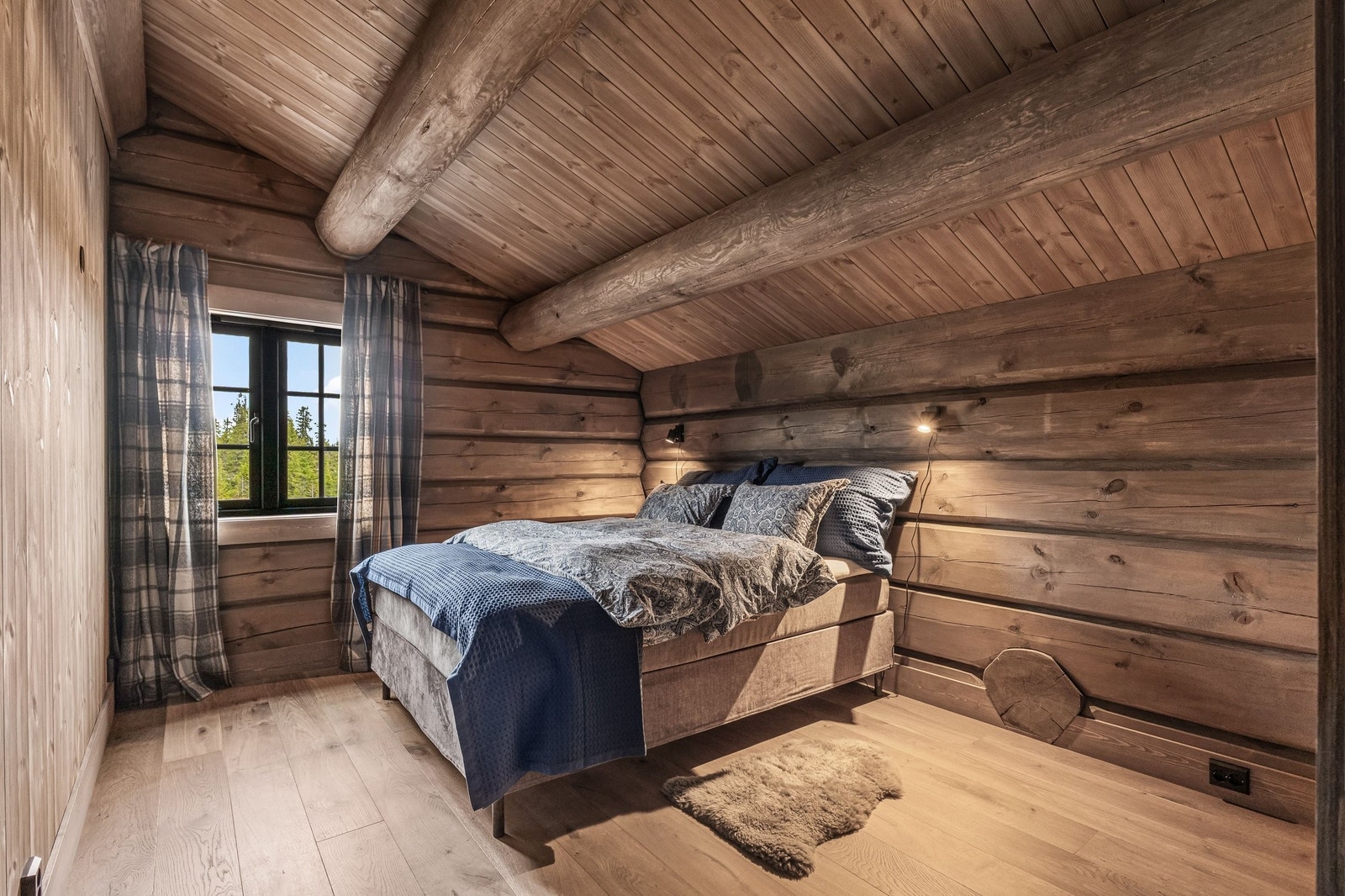 Soverom 4 med god plass for garderobeløsning Galleribilde