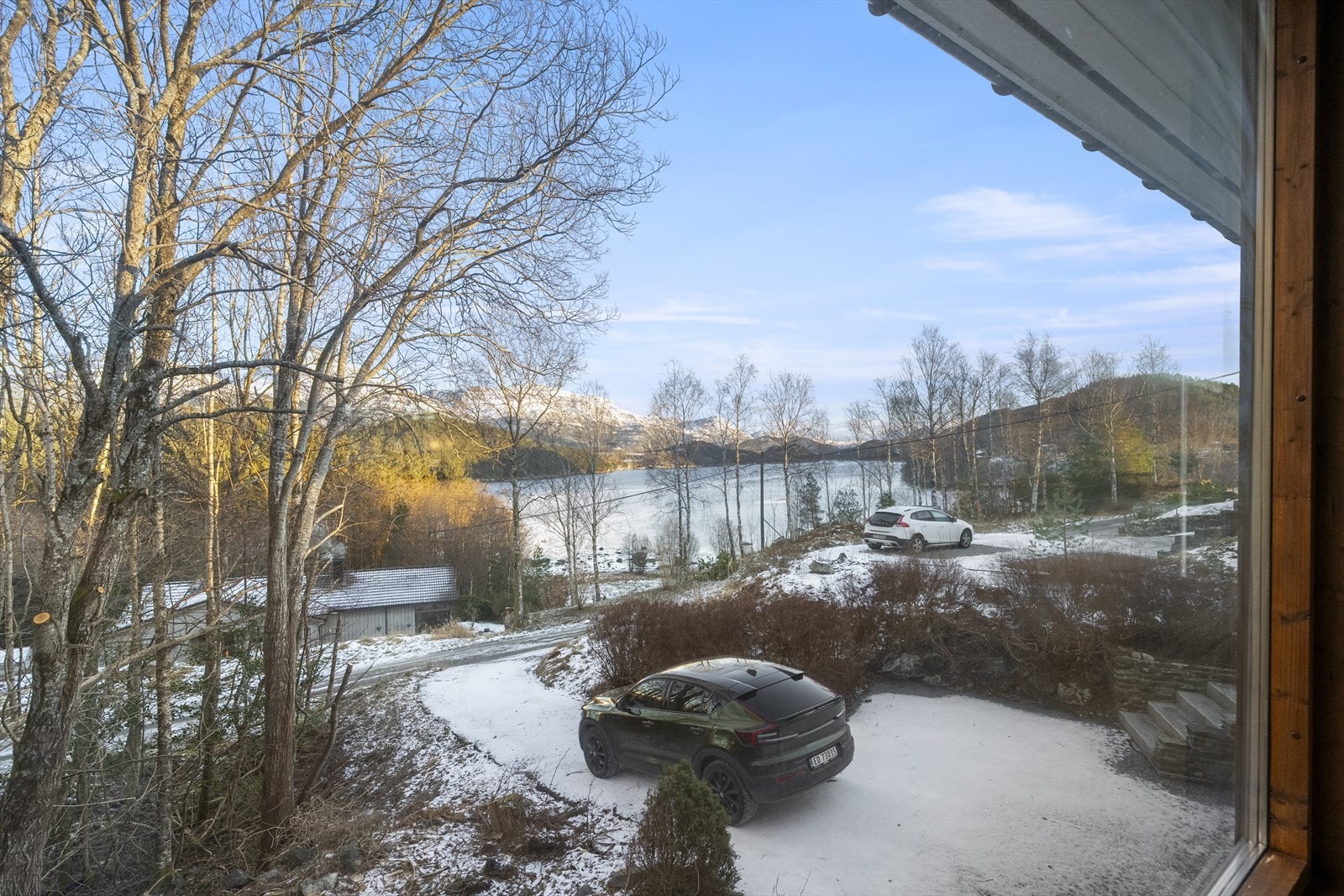 Nydeleg utsikt frå eigedomen Galleribilde