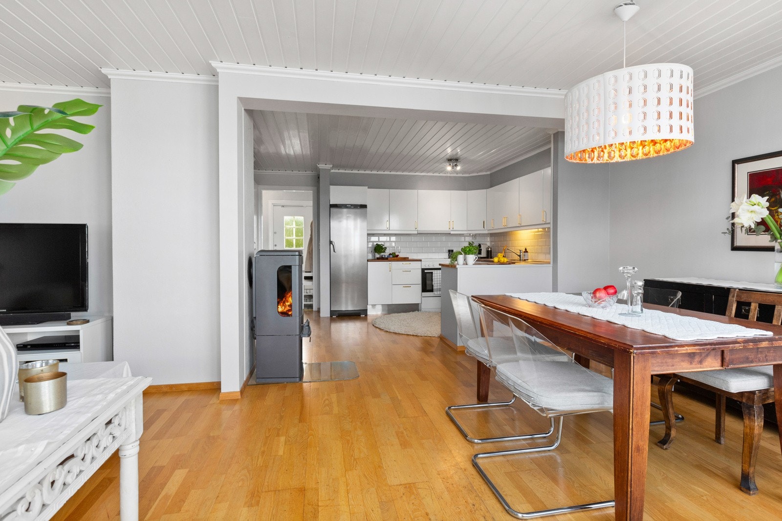 Alle flater har blitt malt og/eller tapetsert i løpet av de siste 7 år, inkludert tak. Galleribilde