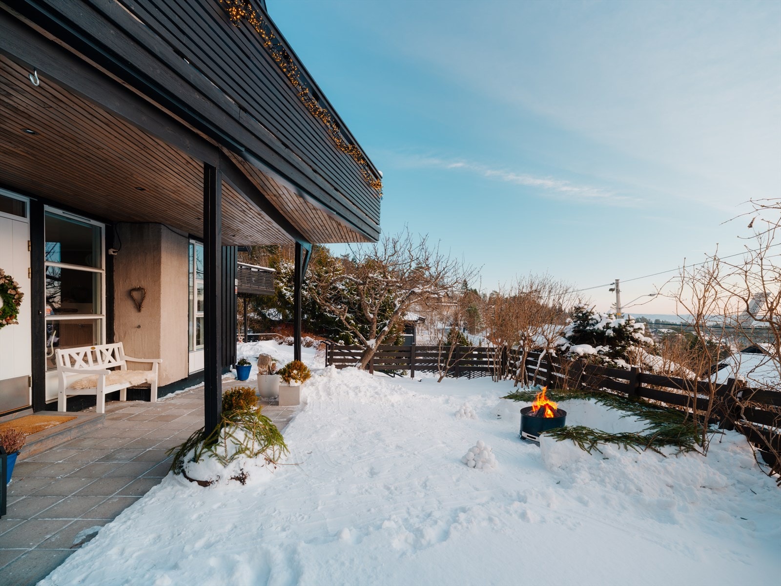 Uteområdene har god plass til sittegrupper, solsenger og beplantning Galleribilde