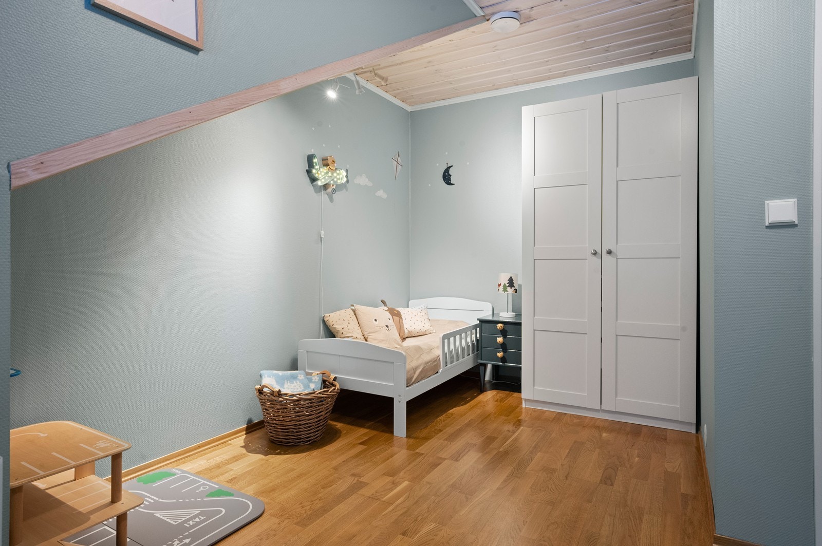 Det tredje soverommet har også en god størrelse, med plass til seng og garderobe. Galleribilde