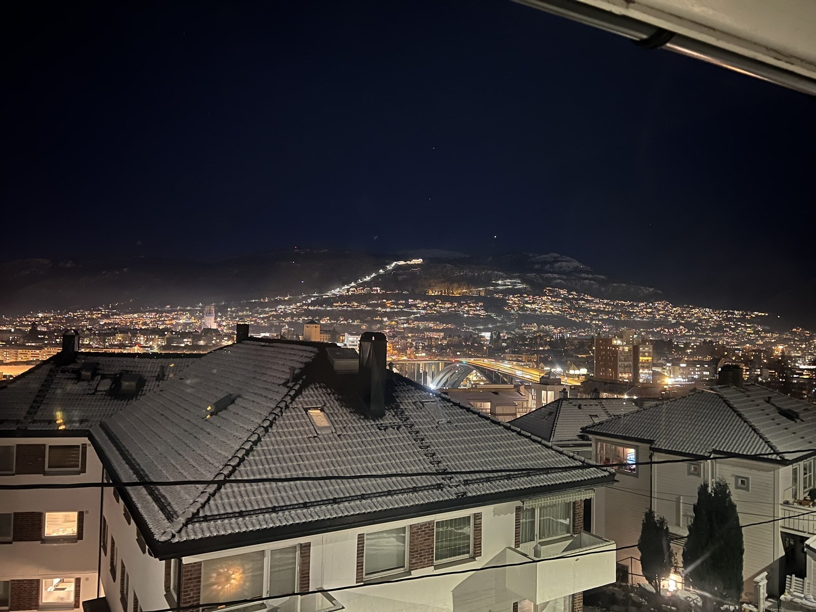 Utsikten er like flott på kveldstid som på dagtid. Galleribilde