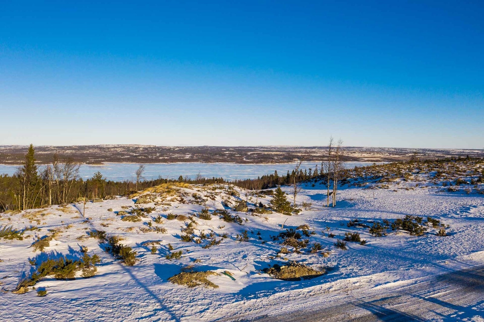 Tomtene ligger fra 900 moh
og i svært snøsikre
omgivelser. Galleribilde