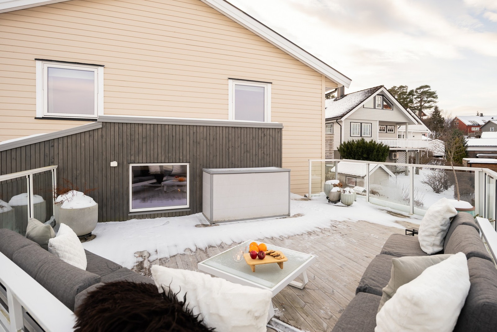 Takterrassen er på 27m² og ble bygd i 2020. Galleribilde