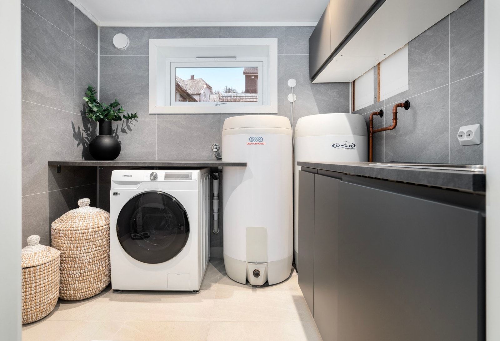 Vaskerom i underetasjen, også fra 2022 - etasjen er ikke godkjent for varig opphold. Galleribilde