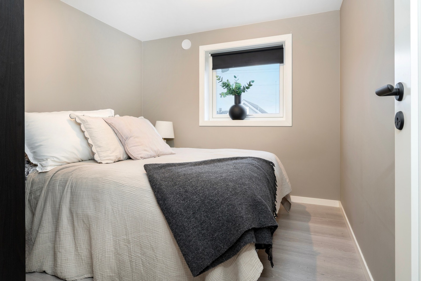 Dette rommet er innredet som soverom - etasjen er ikke godkjent for varig opphold. Galleribilde