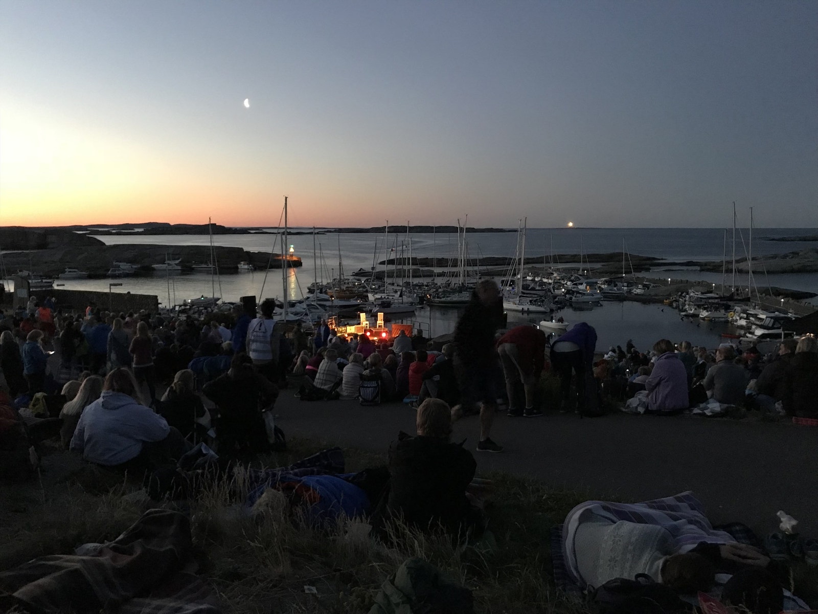 Tjømes østside er ypperlig for deg som er glad i båtlivet og elsker å bade fra holmer og skjær. Galleribilde