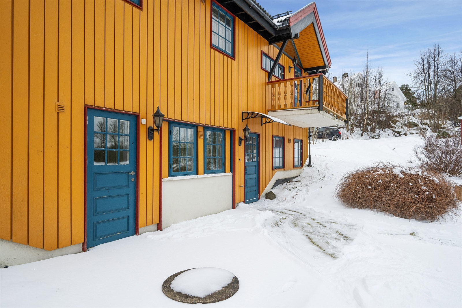 Eiendommen har potensiale til å gi en fleksibel løsning med gode muligheter for ekstra inntekter, generasjonsbolig eller hjemmekontor. Galleribilde