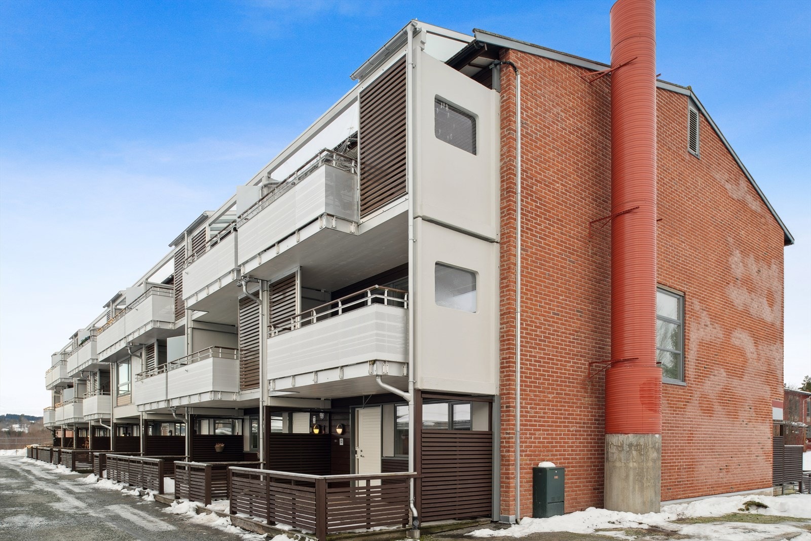 DNB Eiendom V/Aslak Johnsen Eimstad har gleden av å presentere Skogmusvegen 32 - En innholdsrik leilighet over tre etasjer med trivelig beliggenhet på Kattem. Galleribilde