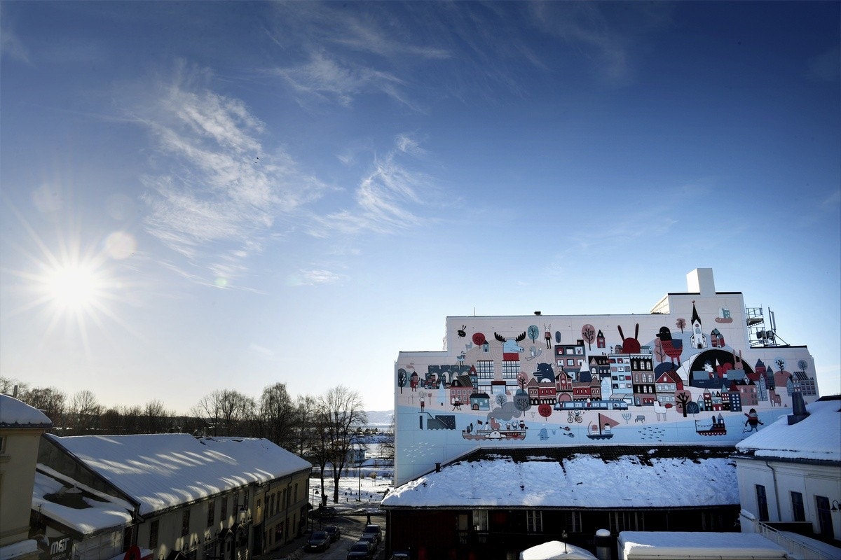 Bilde av gårdens bakside/mottivvegg Galleribilde