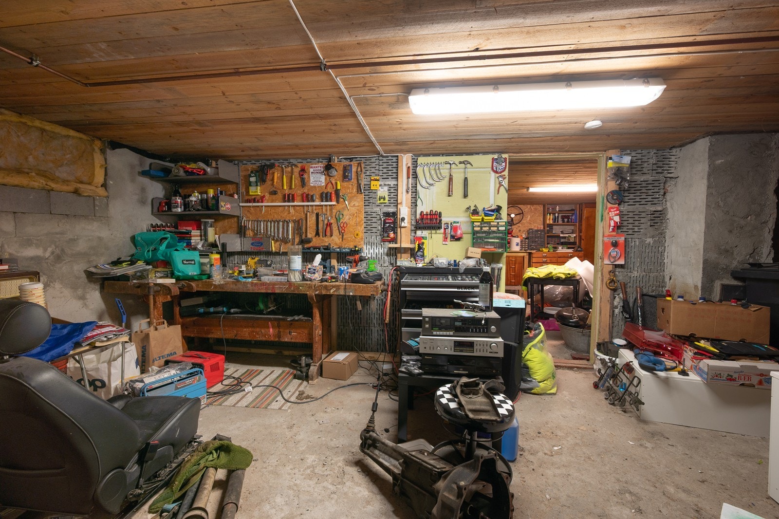 3 store kjellerrom - ett med dør til utvendig trapp Galleribilde