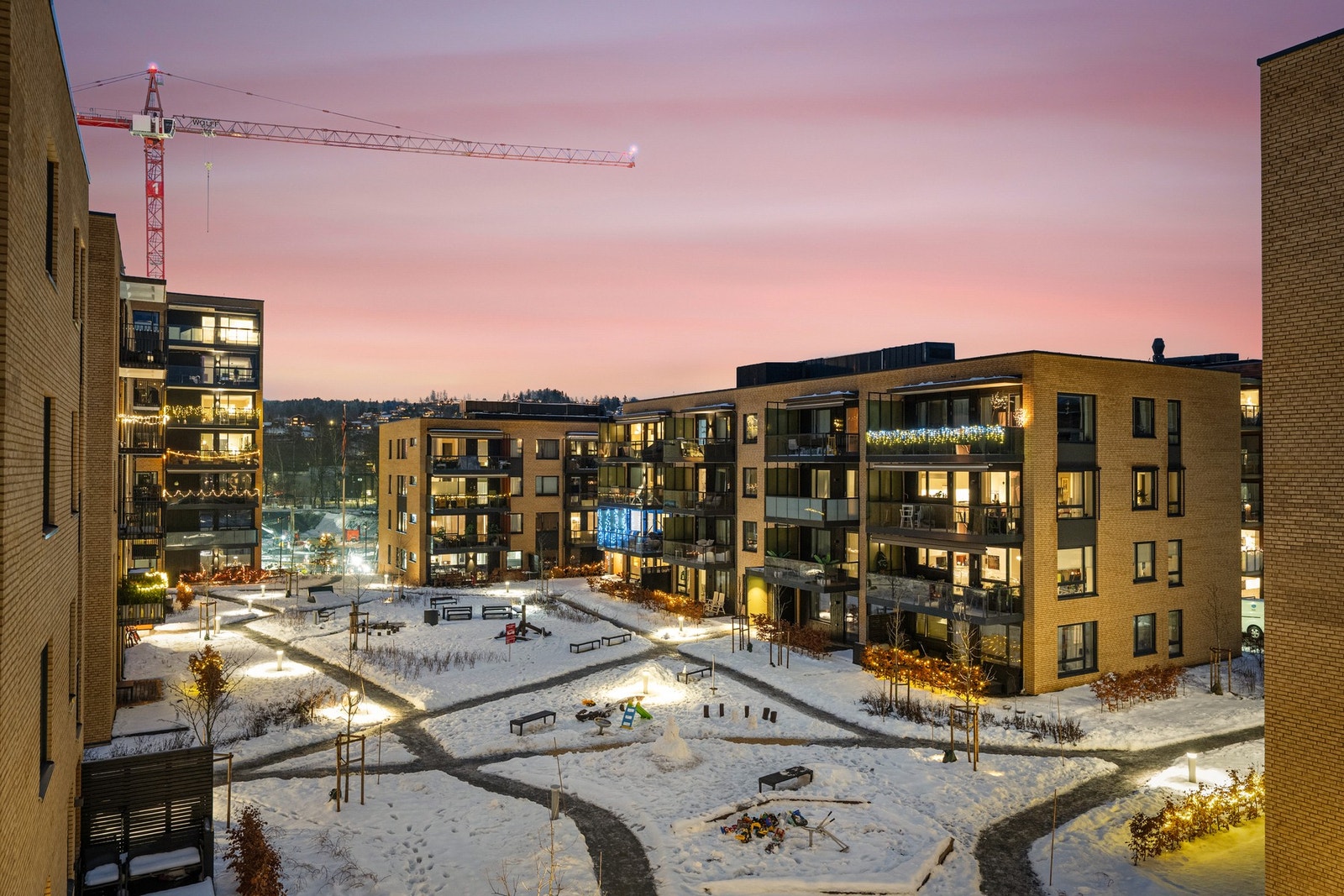 Pent opparbeidet og bilfritt, indre gårdsrom Galleribilde