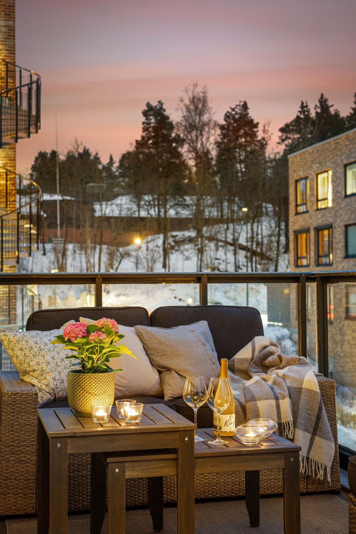 Åpent og fint plassert med gode solforhold Galleribilde