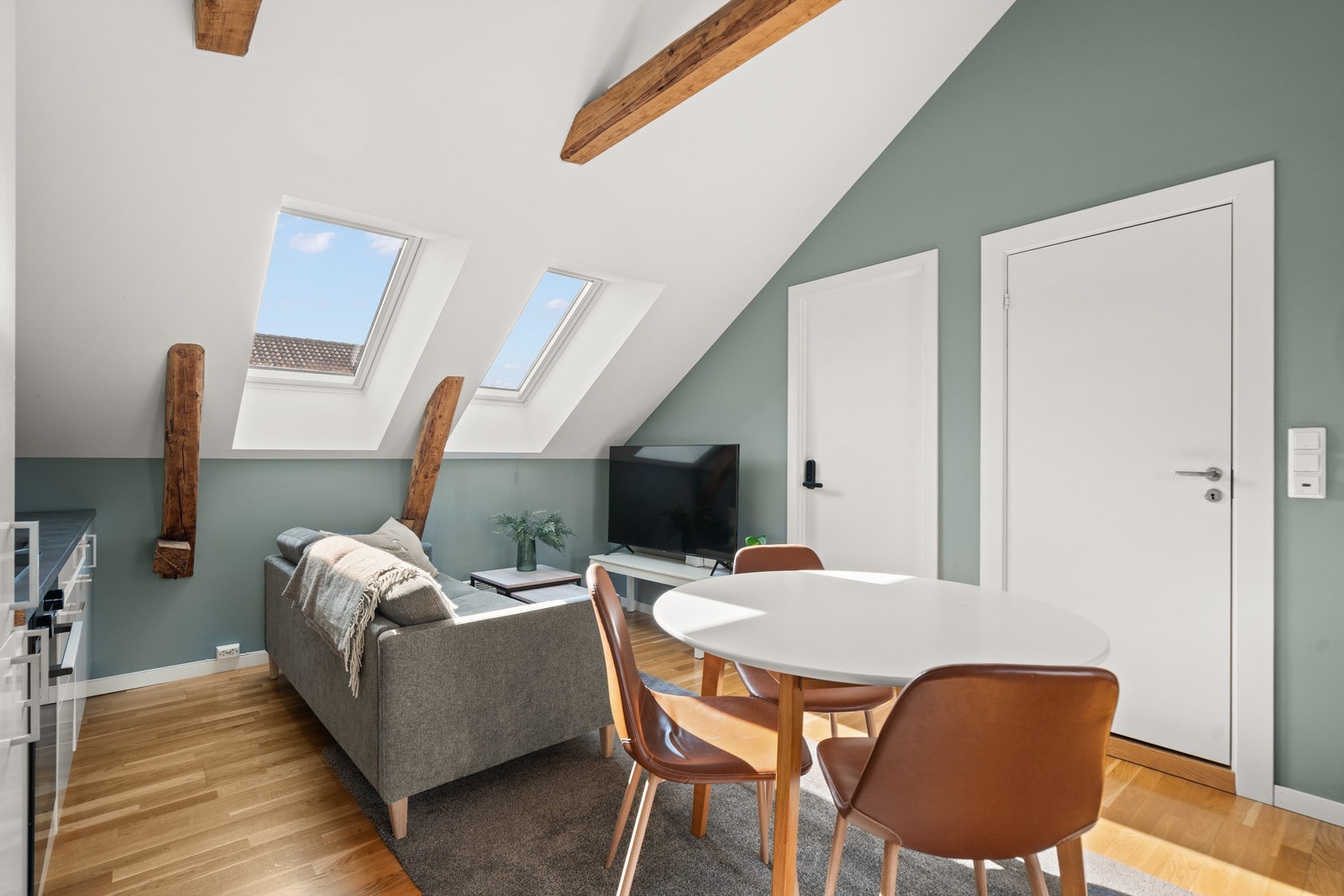 Arealeffektiv leilighet hvor stue og kjøkken er i en åpen løsning Galleribilde