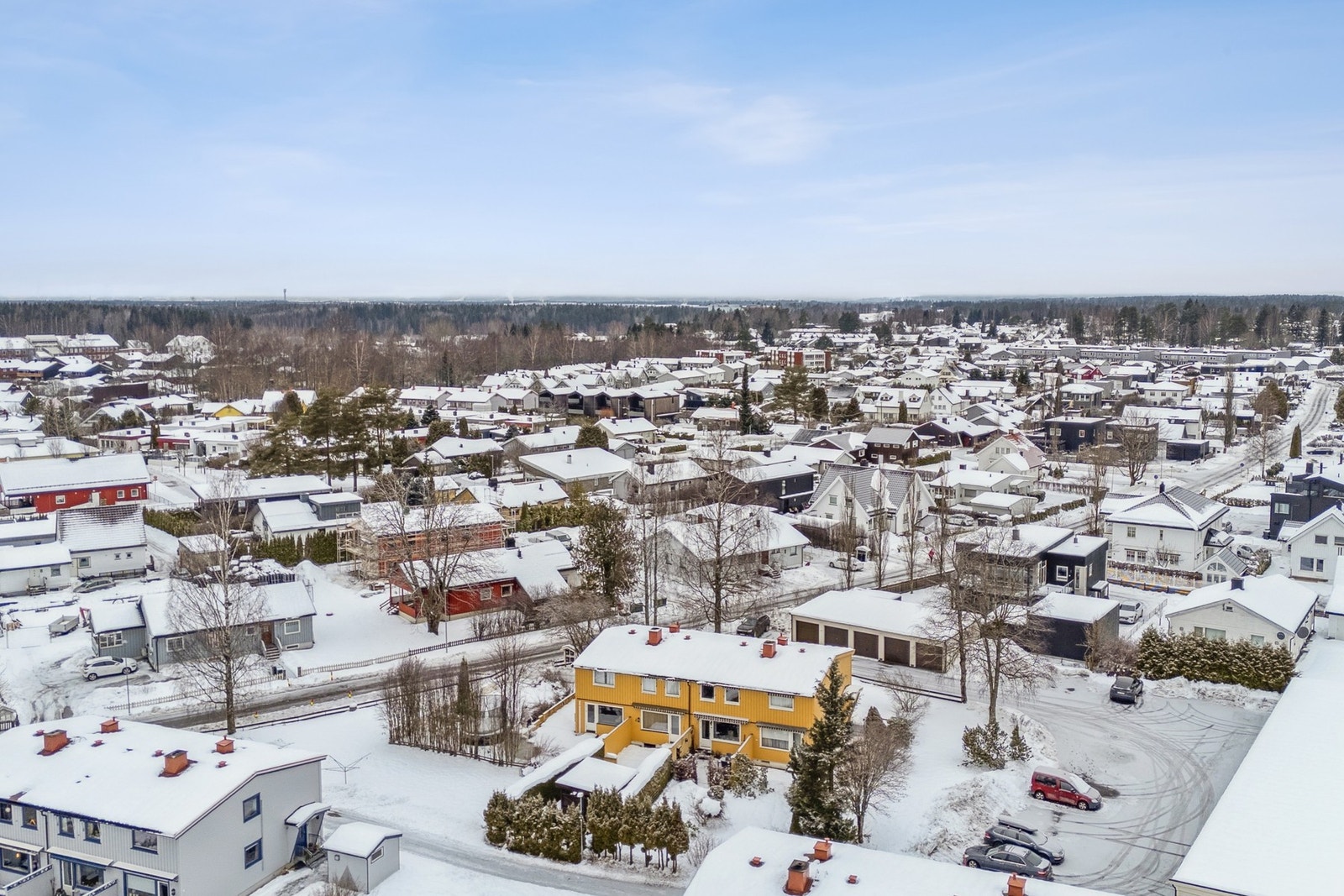 Gode tur- og rekreasjonsmuligheter i nærområdet, med blant annet Nordbytjernet i kort avstand - perfekt for både trening og avslapning. Galleribilde