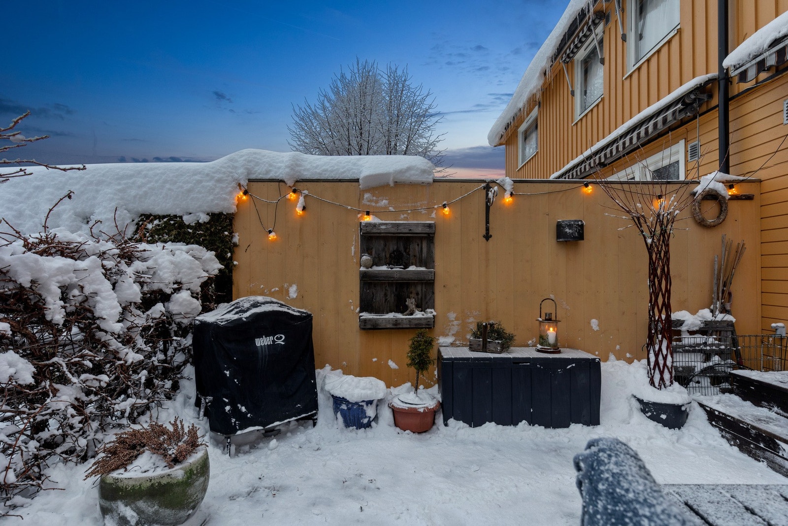 Her får du en skjermet uteplass med god atmosfære. Galleribilde