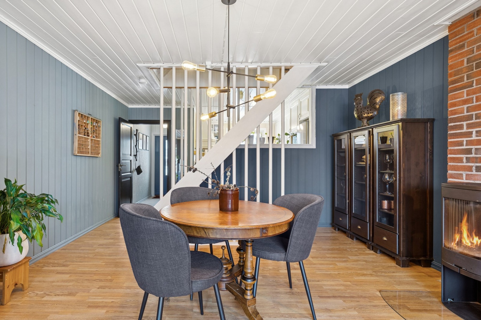 Her er det god plass til både hverdagsmiddager og helgekos. Galleribilde