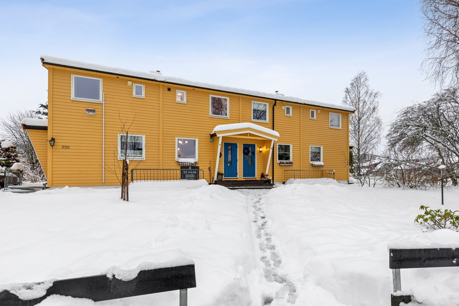 Et hjem for deg som ønsker sentral beliggenhet, god planløsning, uteplass og garasjeplass - perfekt for en komfortabel hverdag. Galleribilde