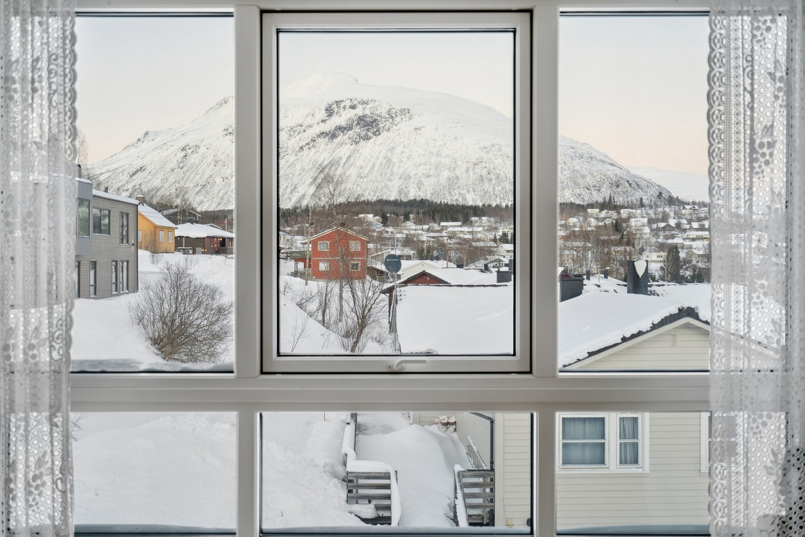 Kjøkken og utsikt Galleribilde