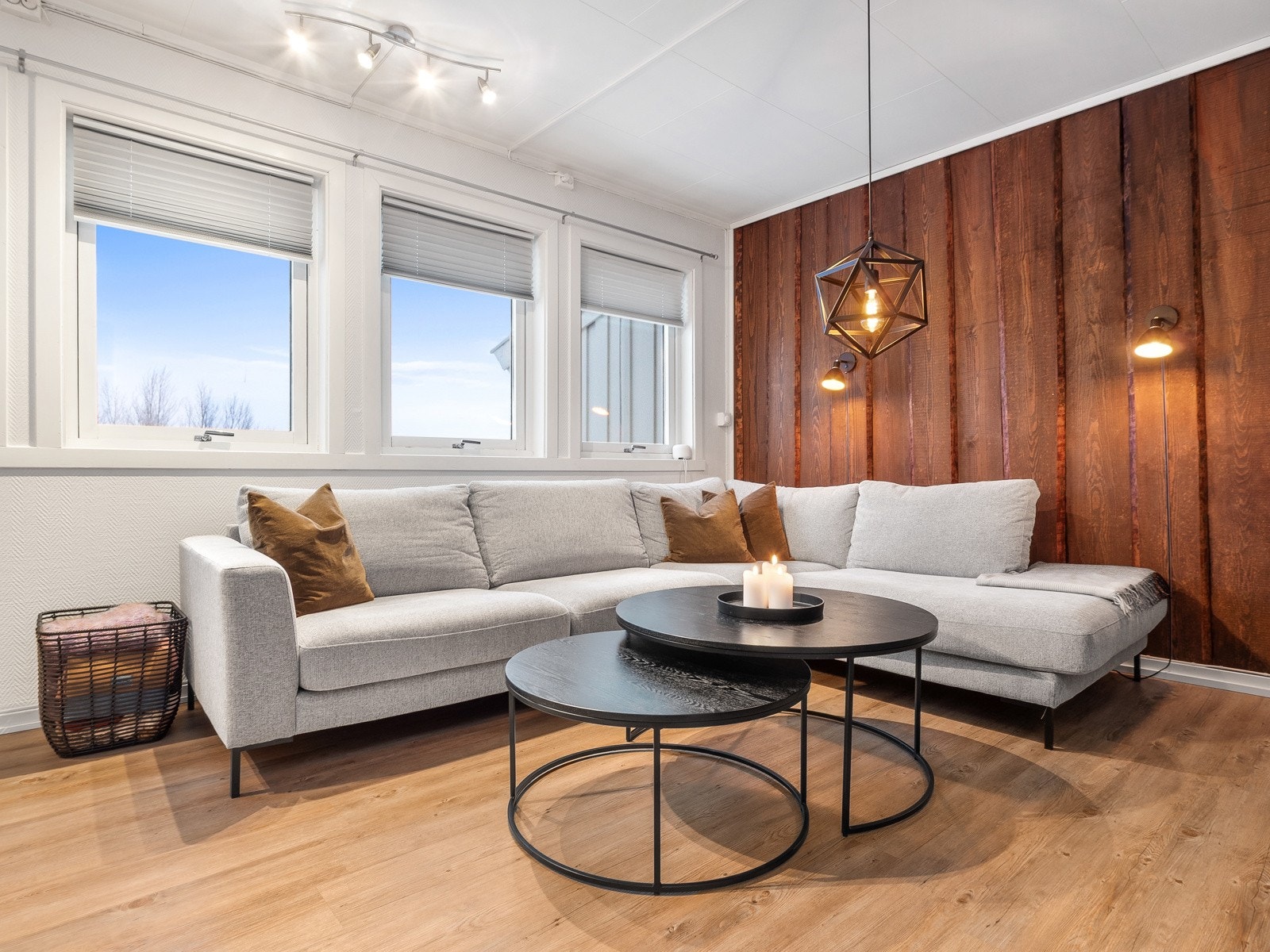 De store vindusflatene gir godt med naturlig lys Galleribilde