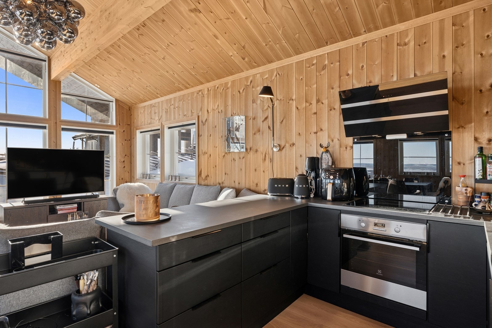 Det rikelig med skap- og benkeplass! Galleribilde