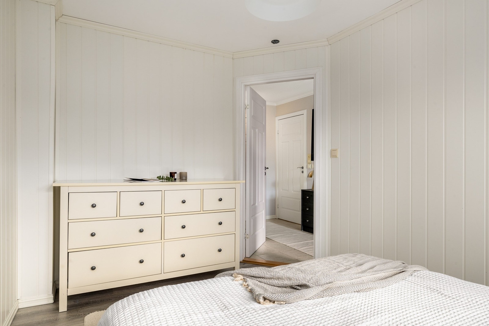 God plass til flere skap om ønskelig Galleribilde