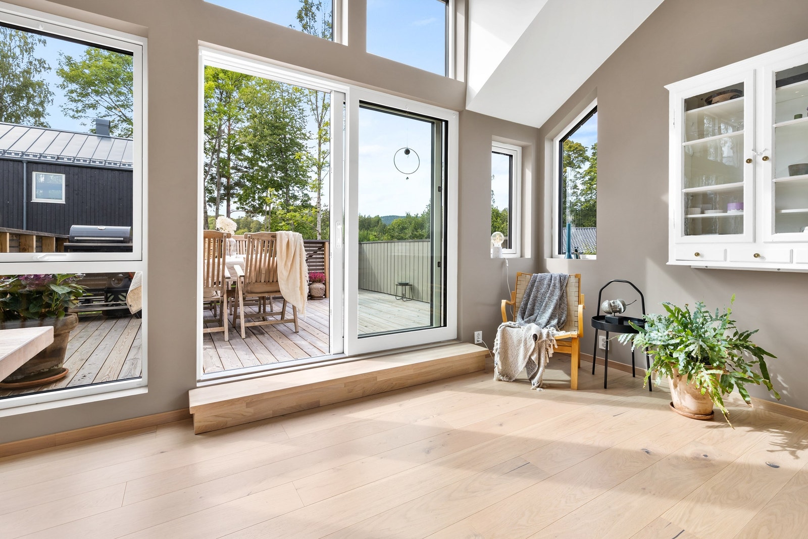 Fra stue/kjøkken er det utgang til altanen. Galleribilde