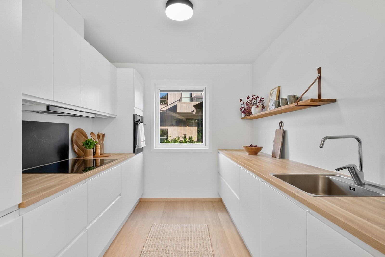 Rene linjer og moderne uttrykk. Galleribilde