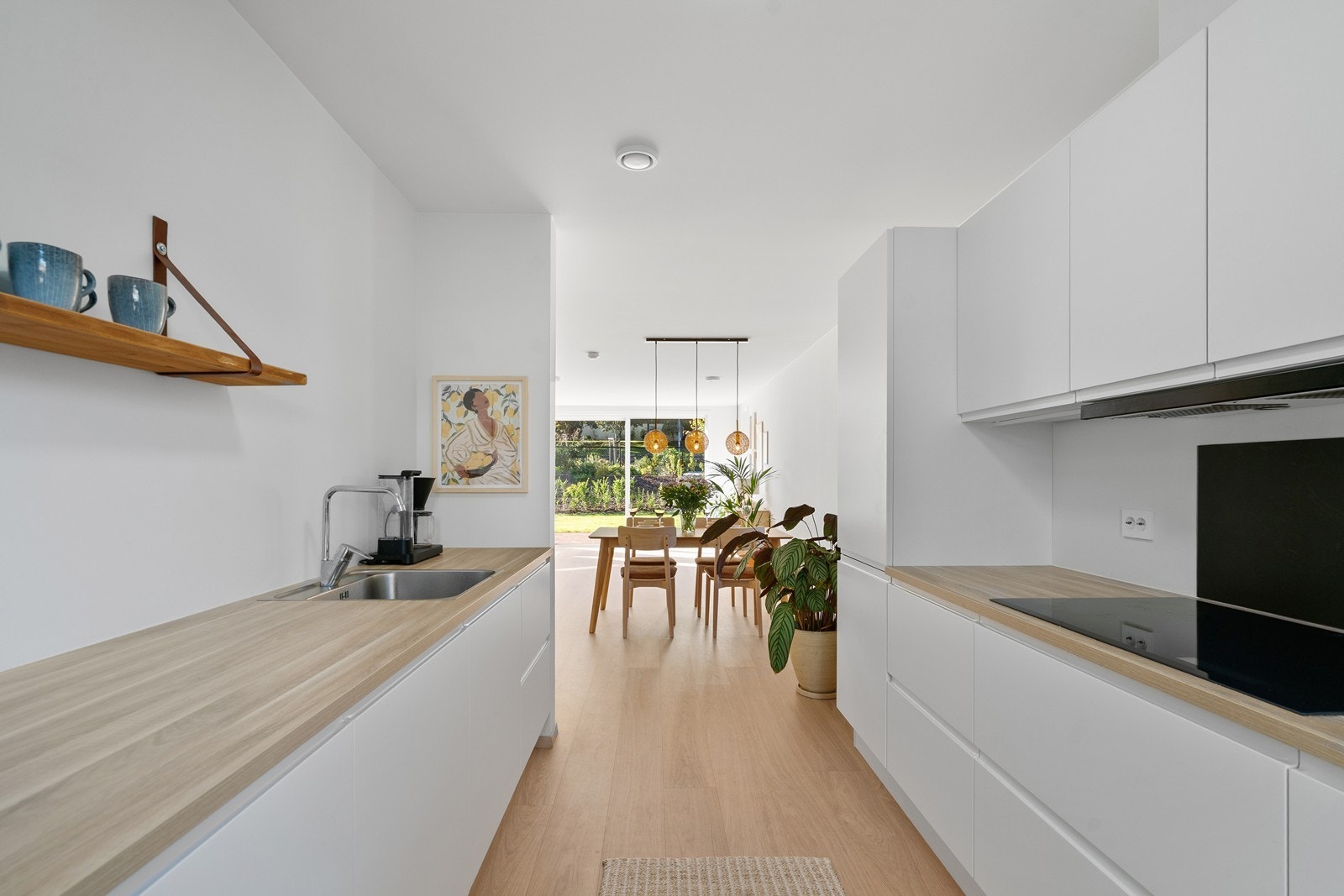 Integrerte hvitevarer som følger handel Galleribilde