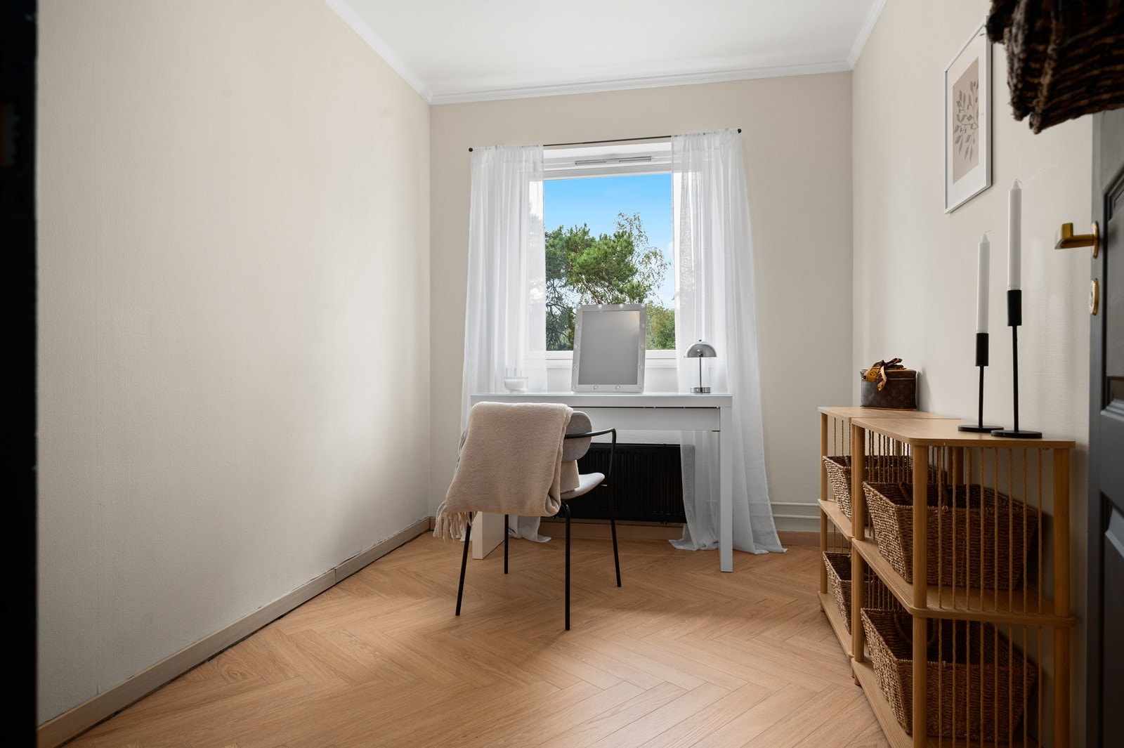 Soverom 2 er også av god størrelse, og egner seg godt som barnerom, gjesterom eller hjemmekontor - alt etter eget behov. Galleribilde