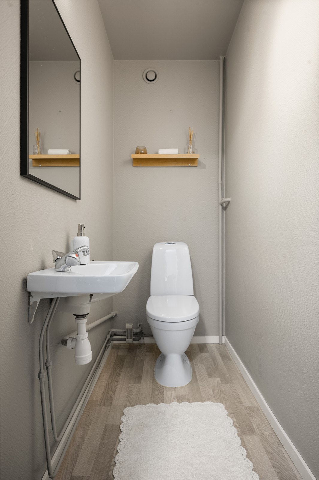 Eget separat toalettrom. Galleribilde