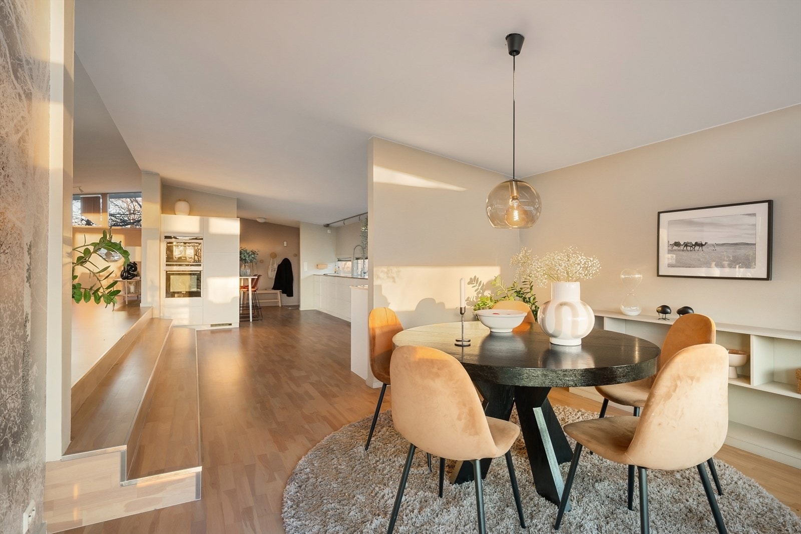 Her er det god plass til å nyte et godt måltid med familien. Galleribilde