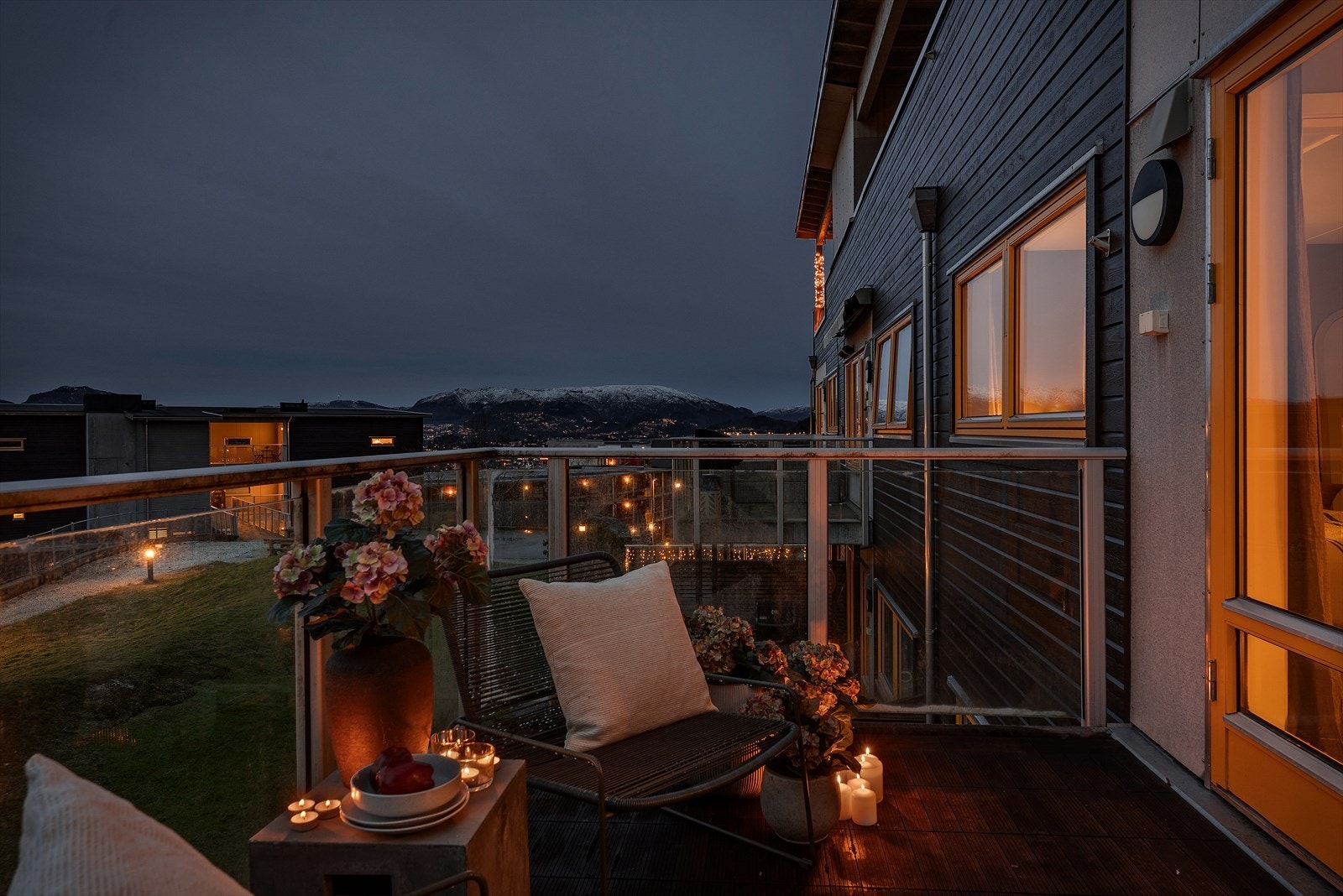 - Fra balkongen er det fantastisk utsikt mot Ulriken - Galleribilde