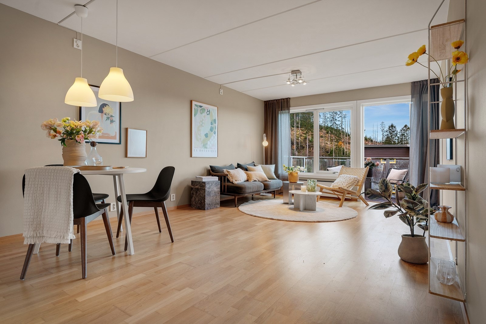 - Leiligheten har nymalte vegger i moderne farger - Galleribilde