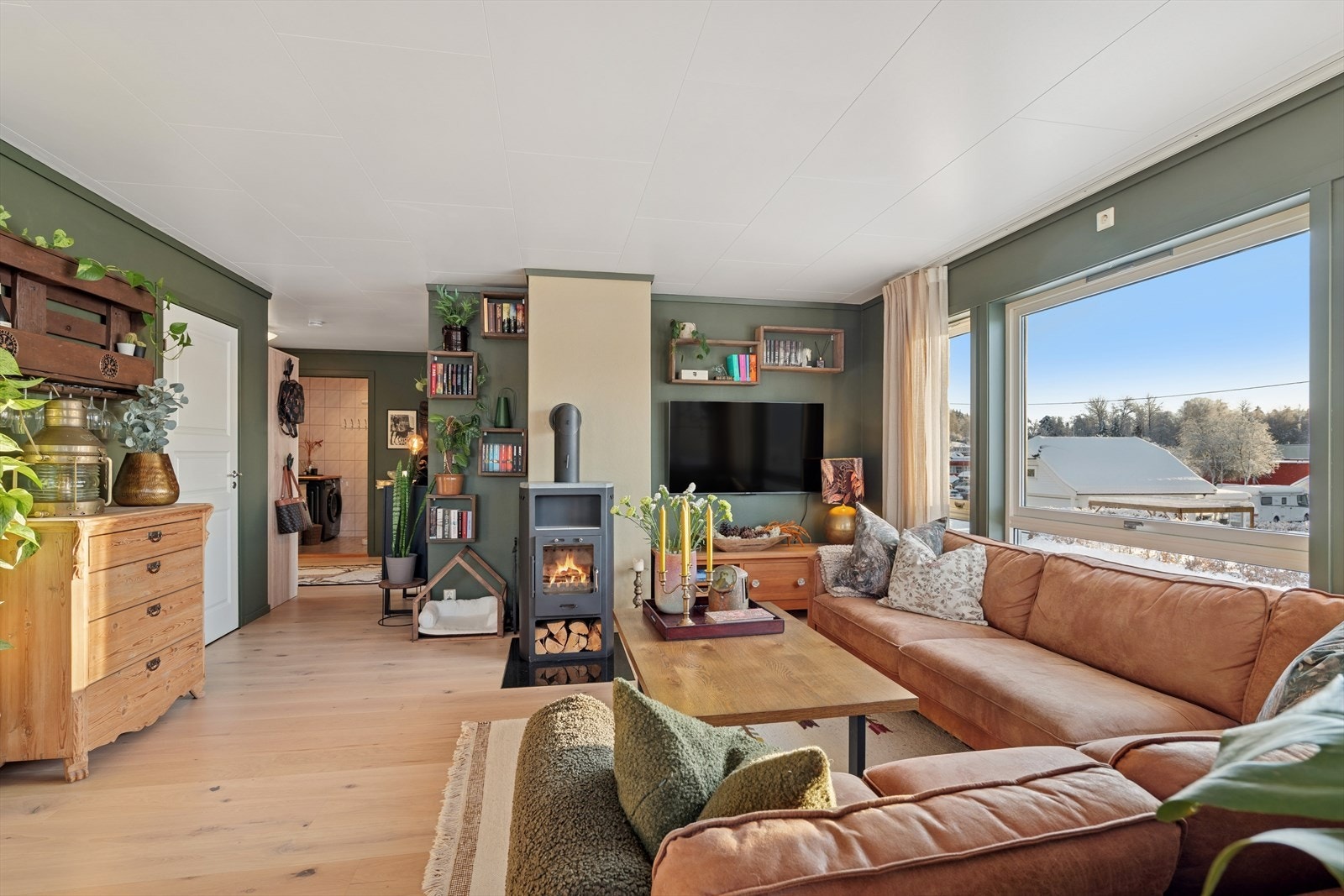 Ny parkett i stuen i 2025 gir lyst og moderne inntrykk. Galleribilde