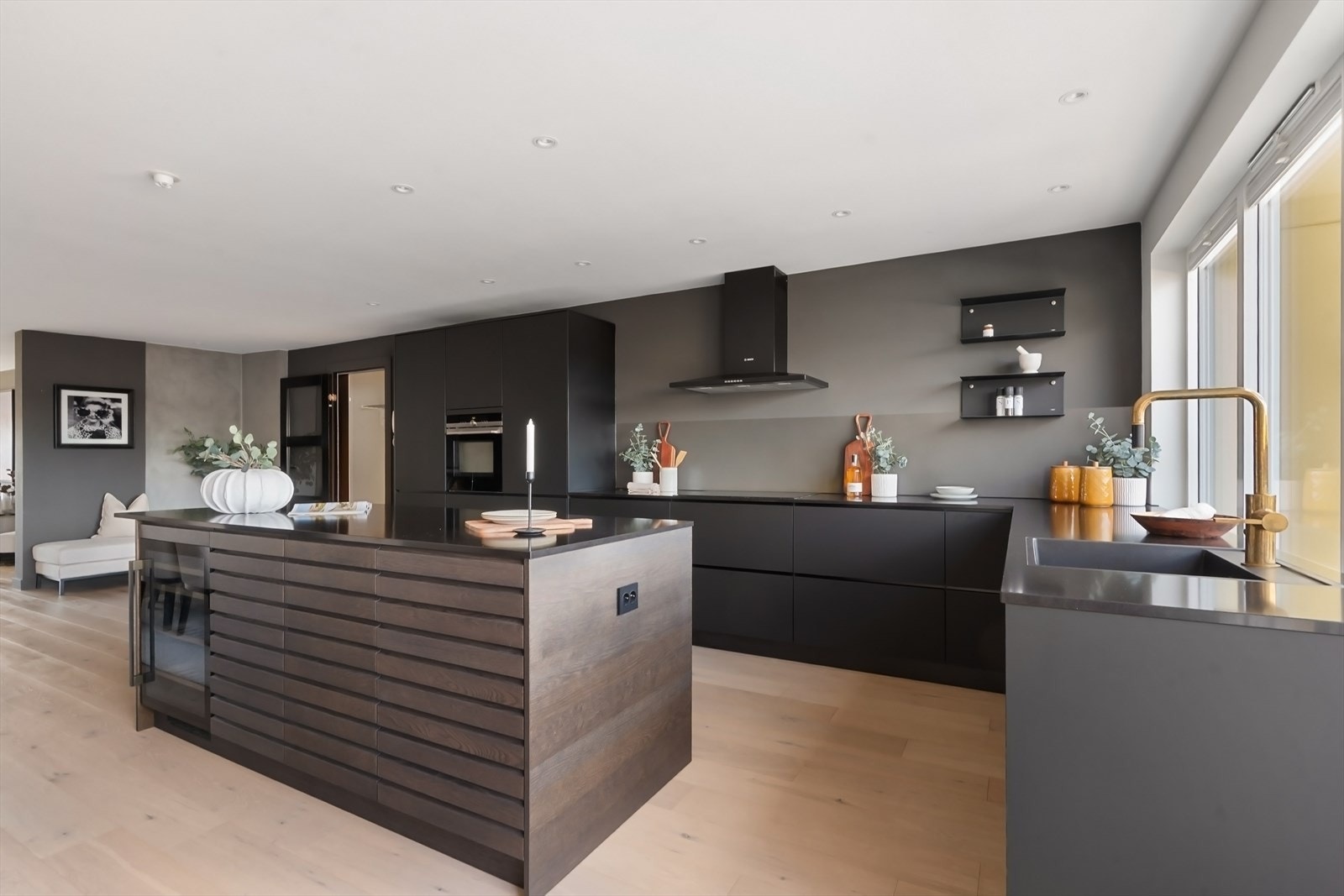 Leiligheten er pusset opp i 2018/2020 og holder en god standard. Galleribilde