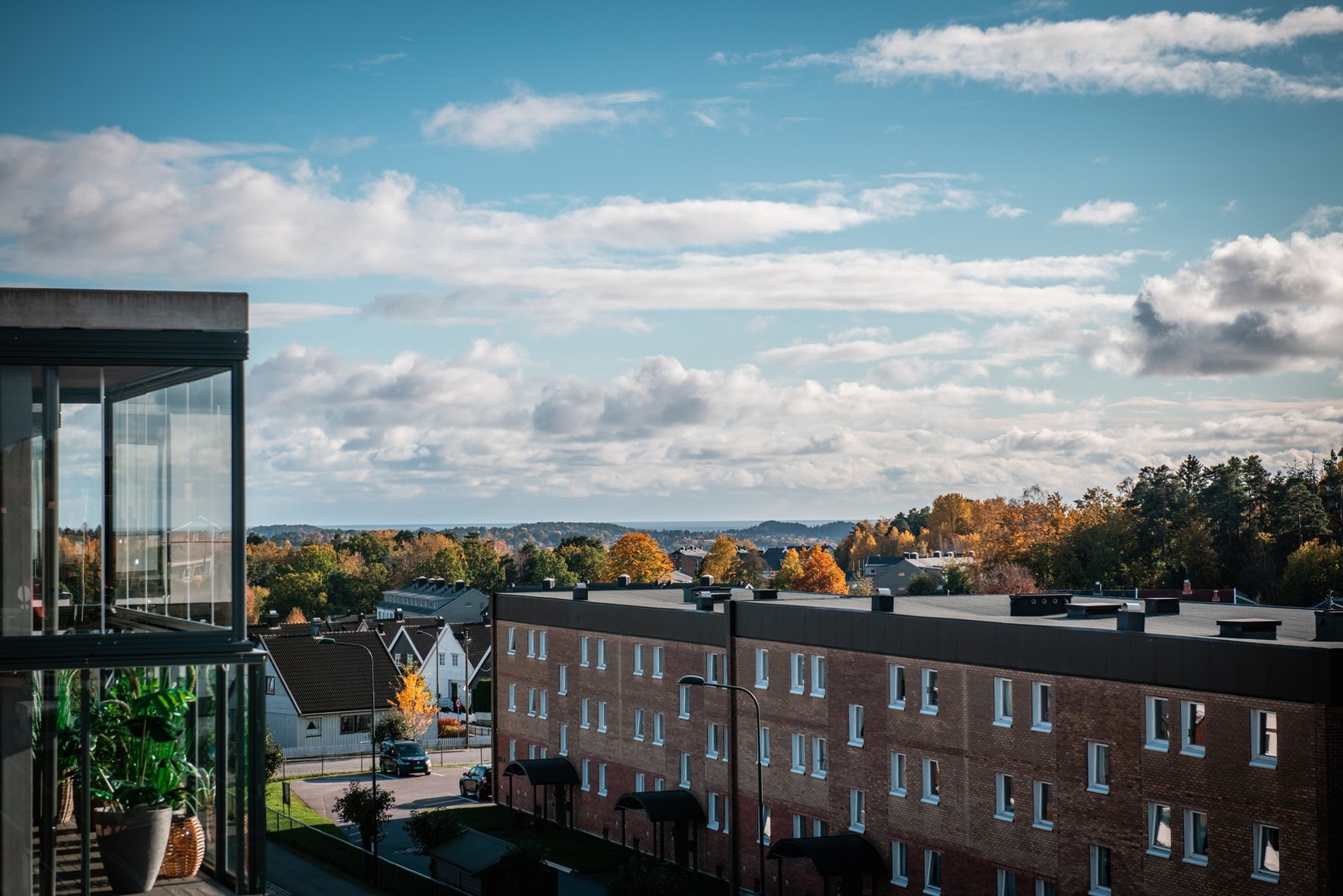 Nydelig utsikt. Fra balkongen kan du også se et glimt av havet. Galleribilde