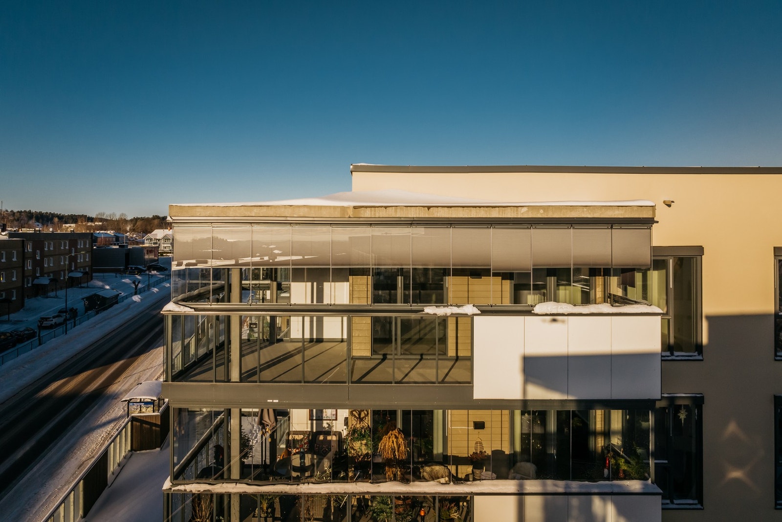 Leiligheten byr på flott utsikt og gode solforhold Galleribilde