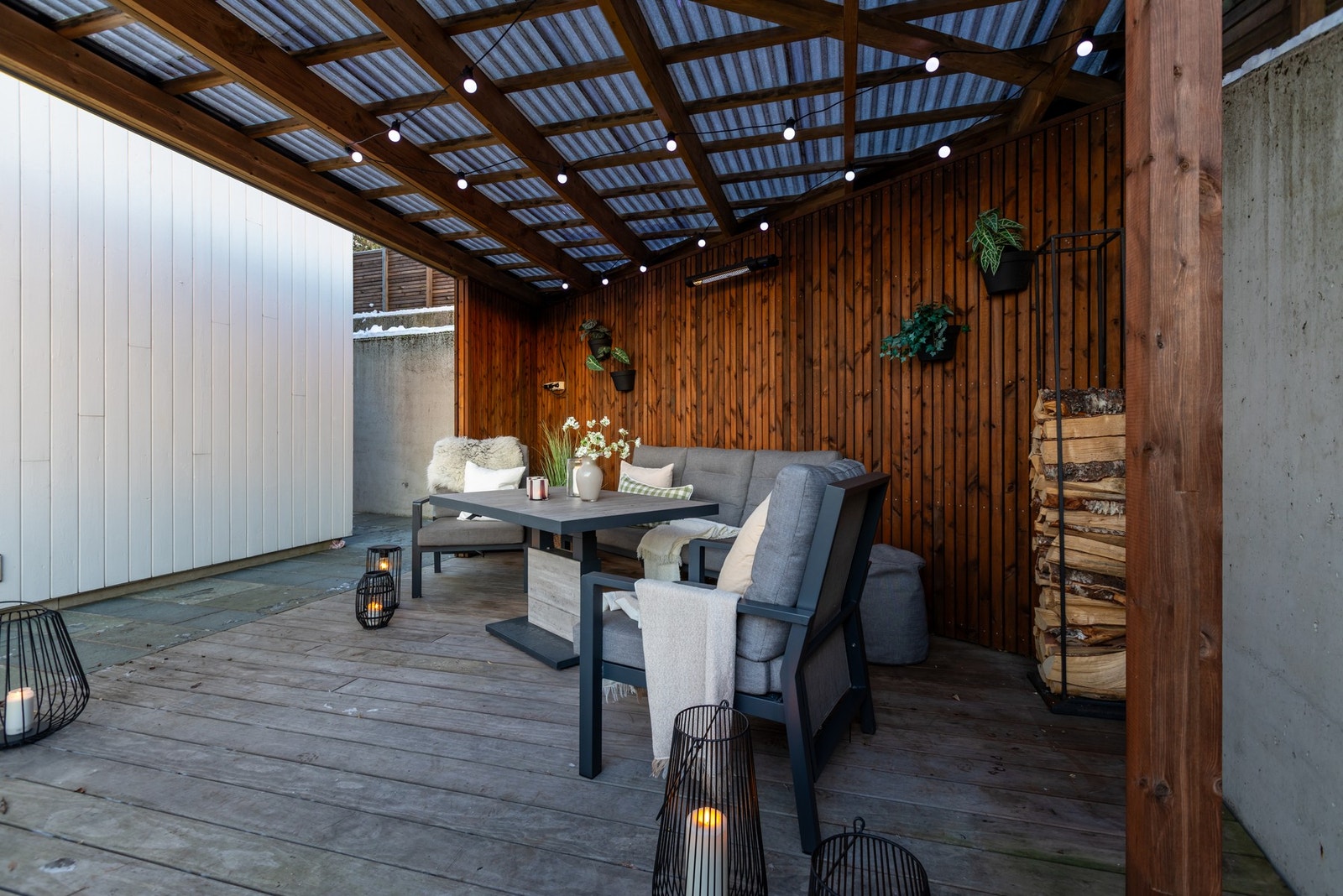 Adkomst fra baksiden av huset, via vaskerommet Galleribilde