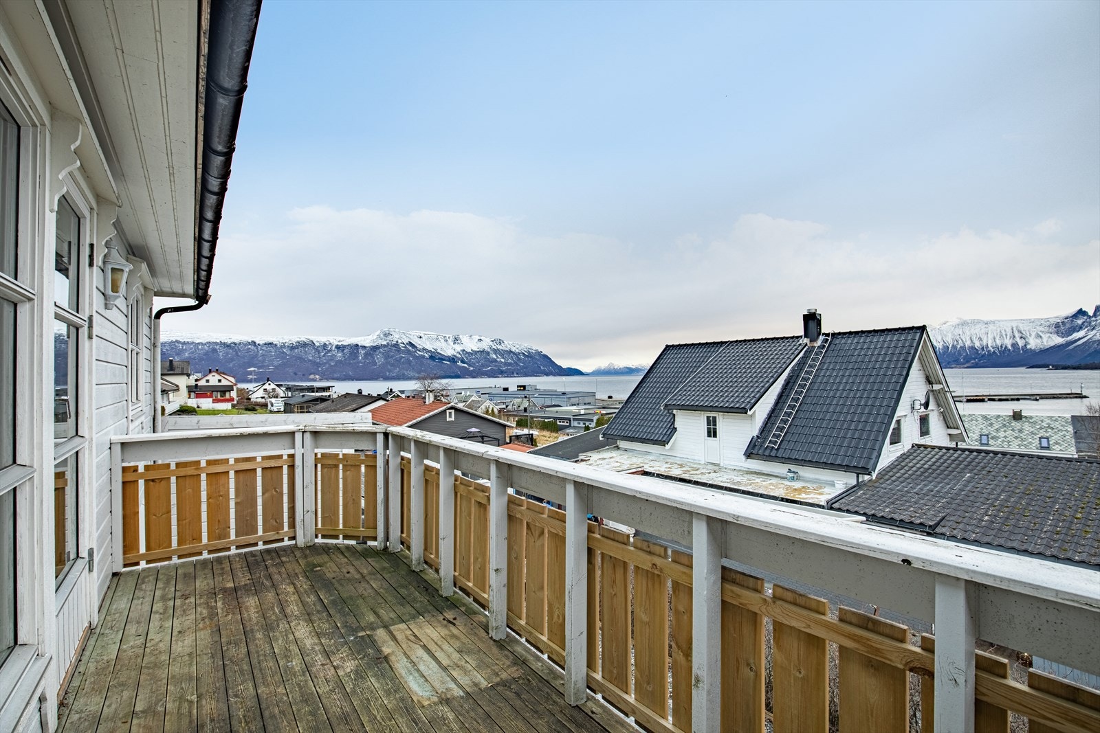 Nydelig utsikt fra balkong Galleribilde