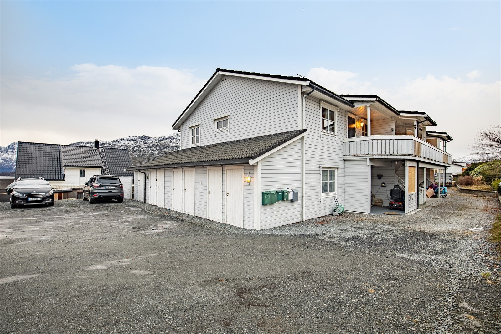 Det er biloppstillingsplass på eiendommen Galleribilde