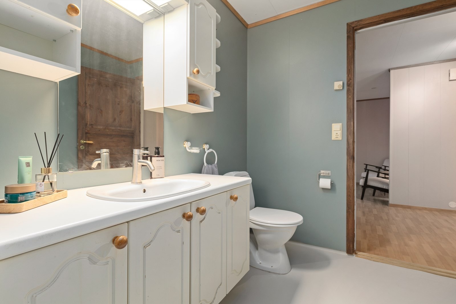 Romslig bad med gulvvarme Galleribilde