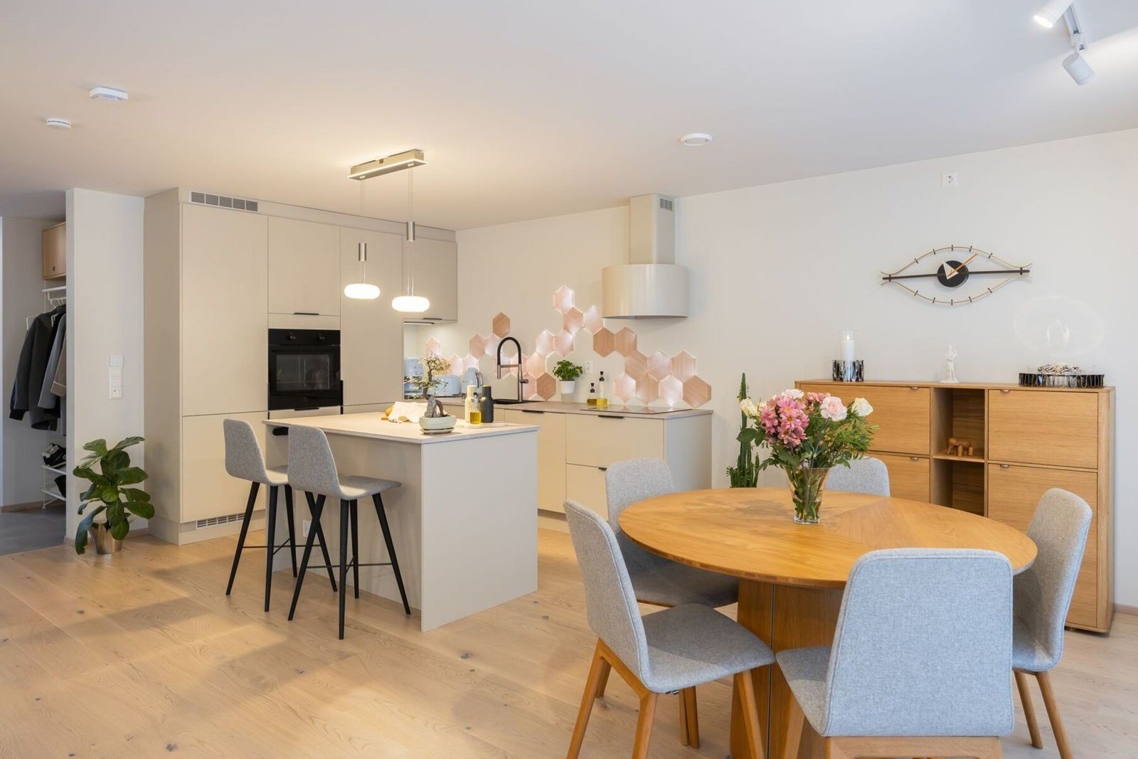 Naturlig plass til spisestue i tilknytning til kjøkkenet. Galleribilde