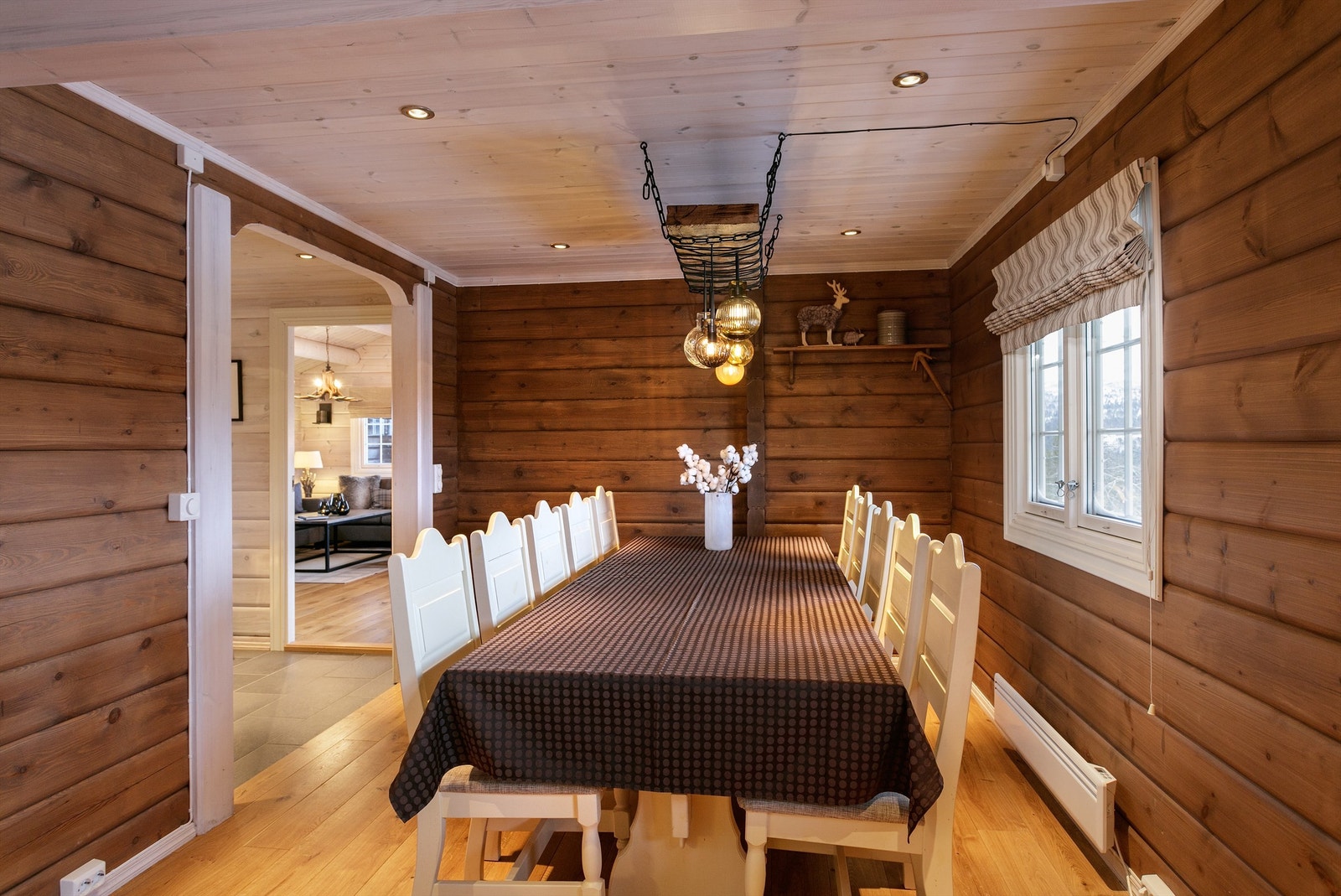 Det er god plass til romslig spisestue i tilknytning til kjøkken Galleribilde