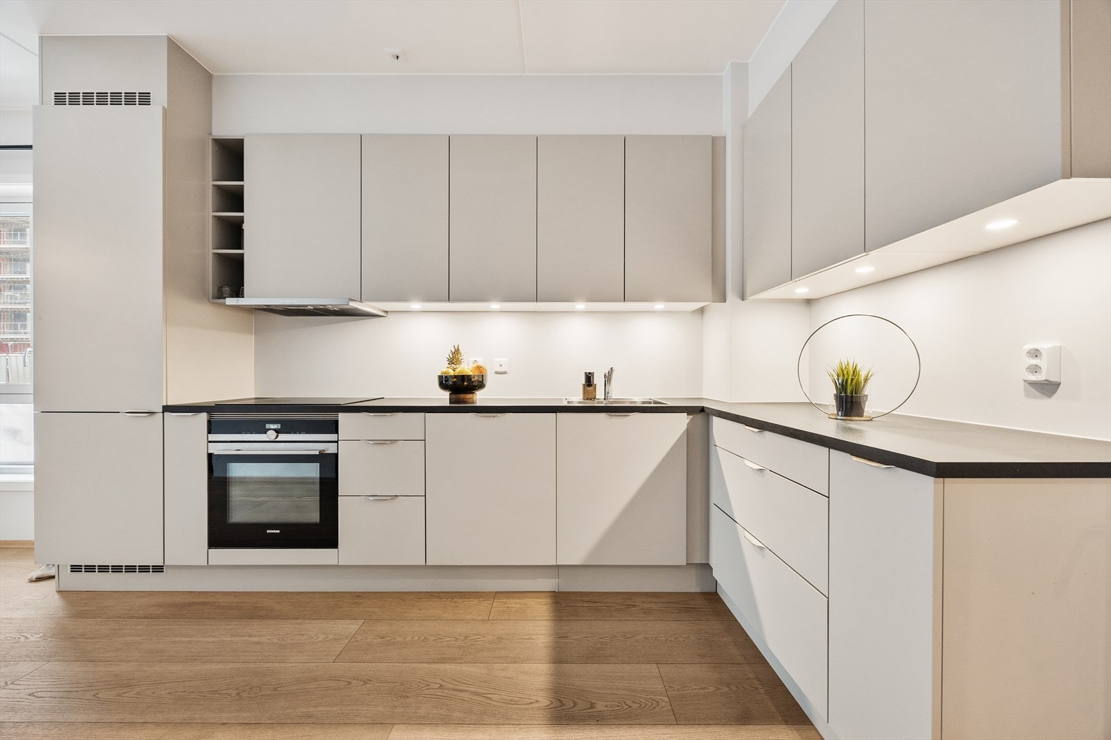 - Svært god skap og benkeplass - Galleribilde