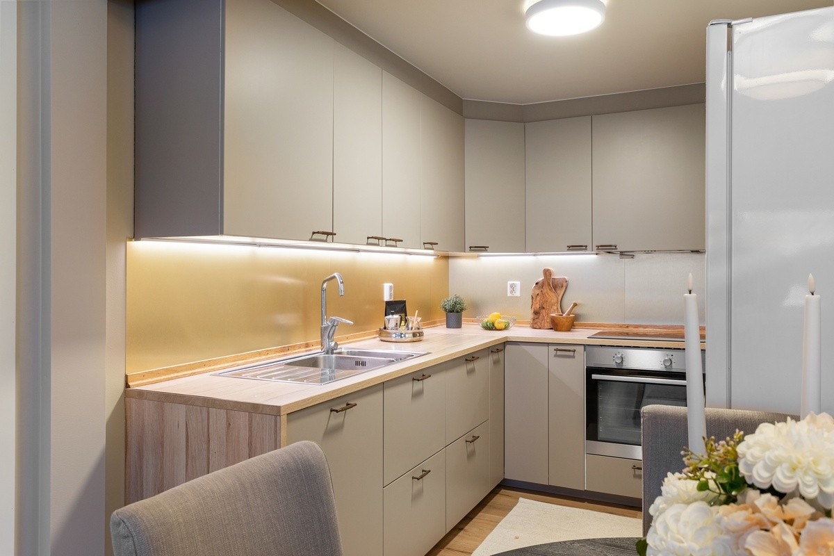 Kjøkken med integrerte hvitevarer Galleribilde