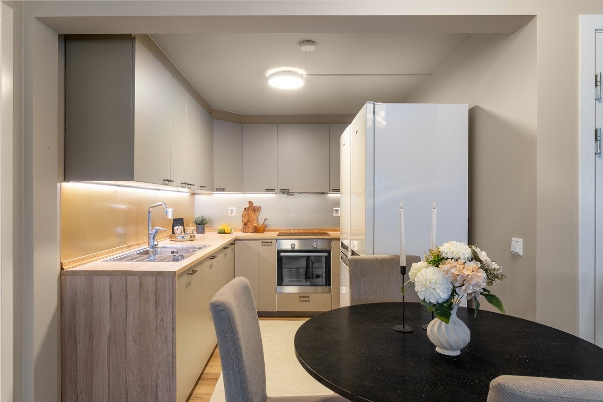 Kjøkken med 2 x kombiskap Galleribilde