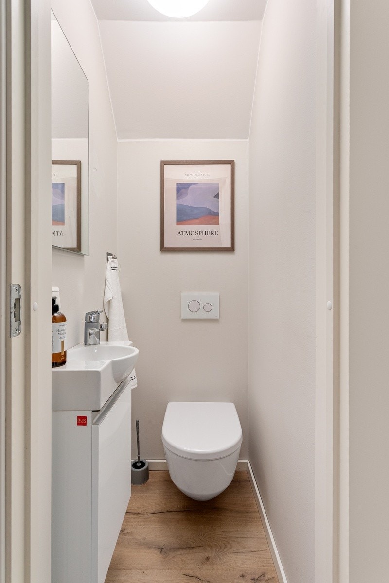 Ekstra WC-rom med servant Galleribilde