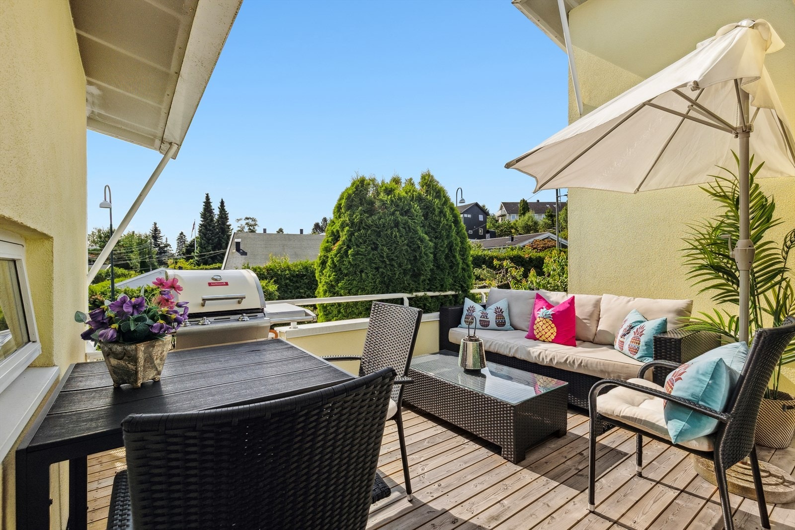 Fantastisk takterrasse med gode solforhold og fint utsyn mot grøntområder. Galleribilde